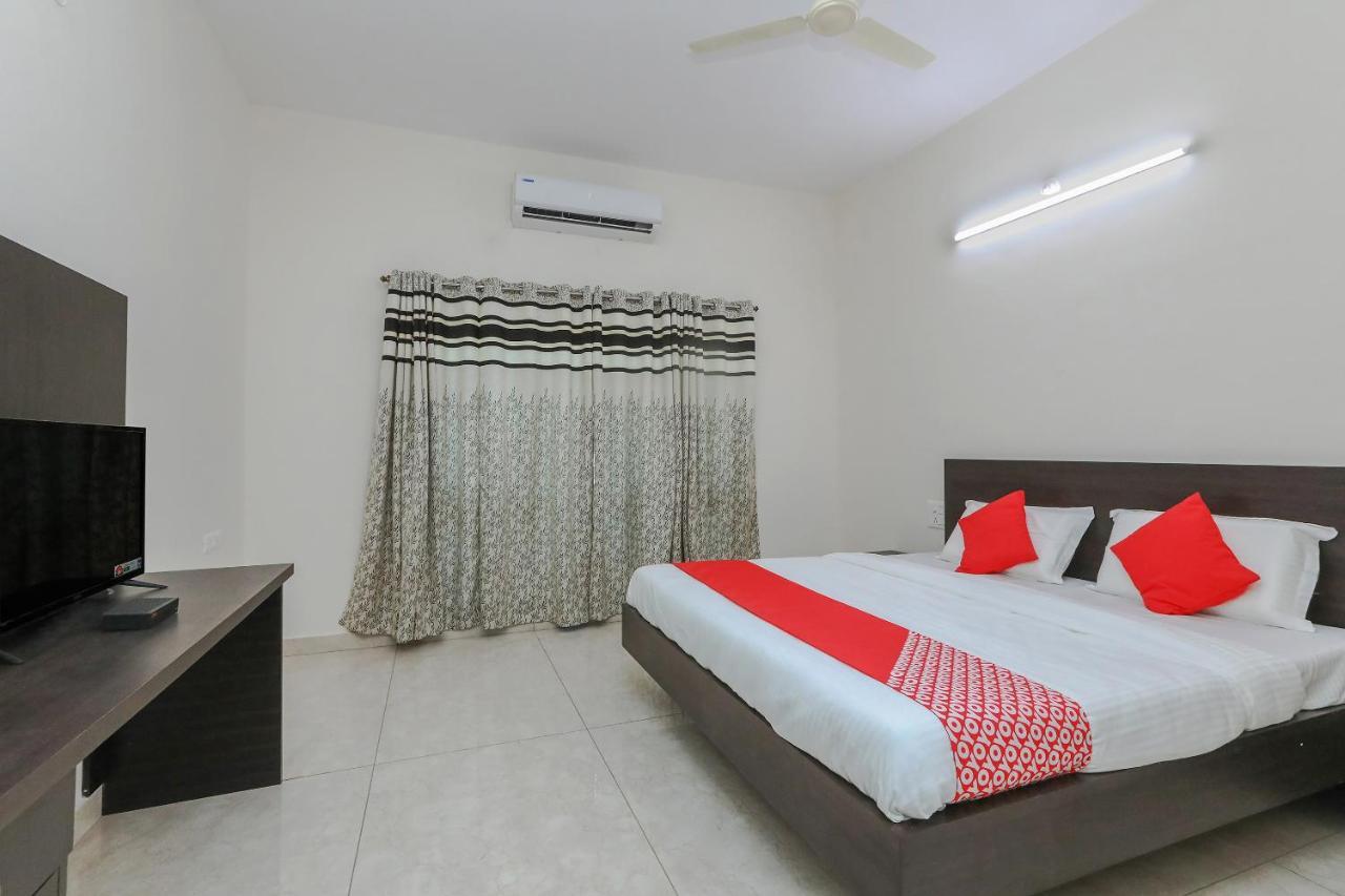 Oyo 22211 Shree Ankanatheshwara Residency Hotel Nanjangud Exterior photo